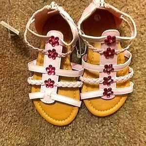 NWT Light Pink Large Girls Sandles